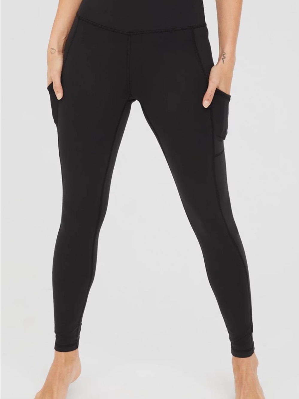 OFFLINE by Aerie The Hugger Leggings Medium High Rise Pockets